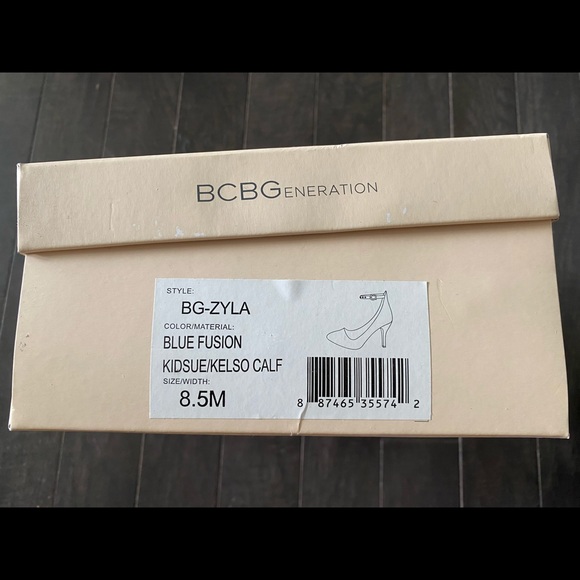 New in Box BCBG Royal Blue Suede Pumps with Ankle Strap and Gold Studs Size 8.5 - Picture 6 of 7